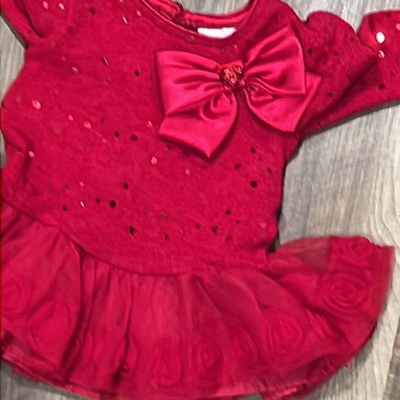 Red top - Picture 2 of 3